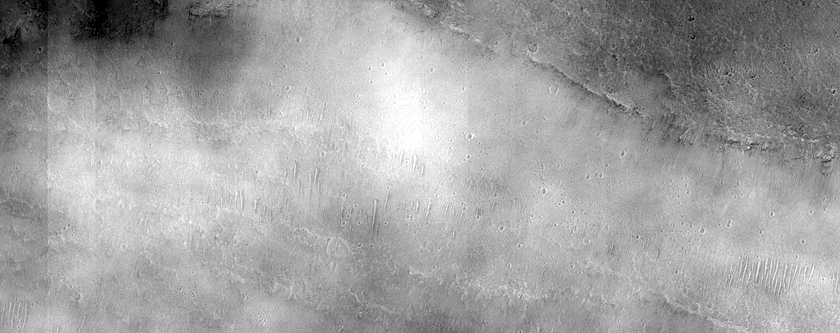 Kasei Valles Cross Cutting Flood Grooves and Scarps