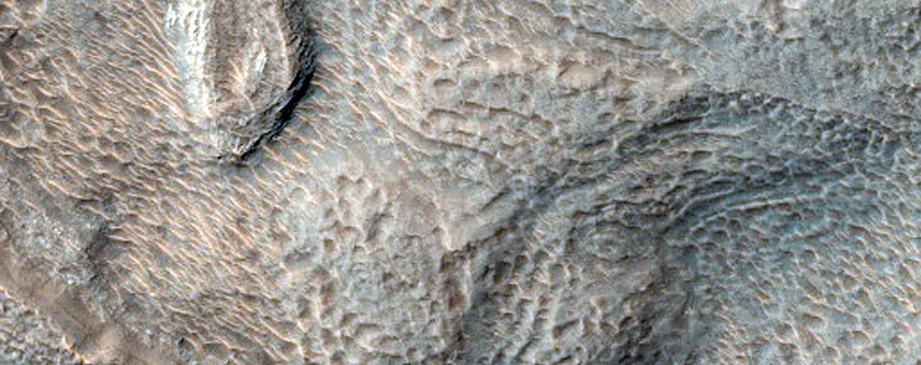 Curved Ridges near Dao Vallis