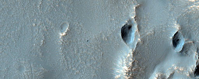 Irregular Cellular Structures around Crater in Southern Mid-Latitudes
